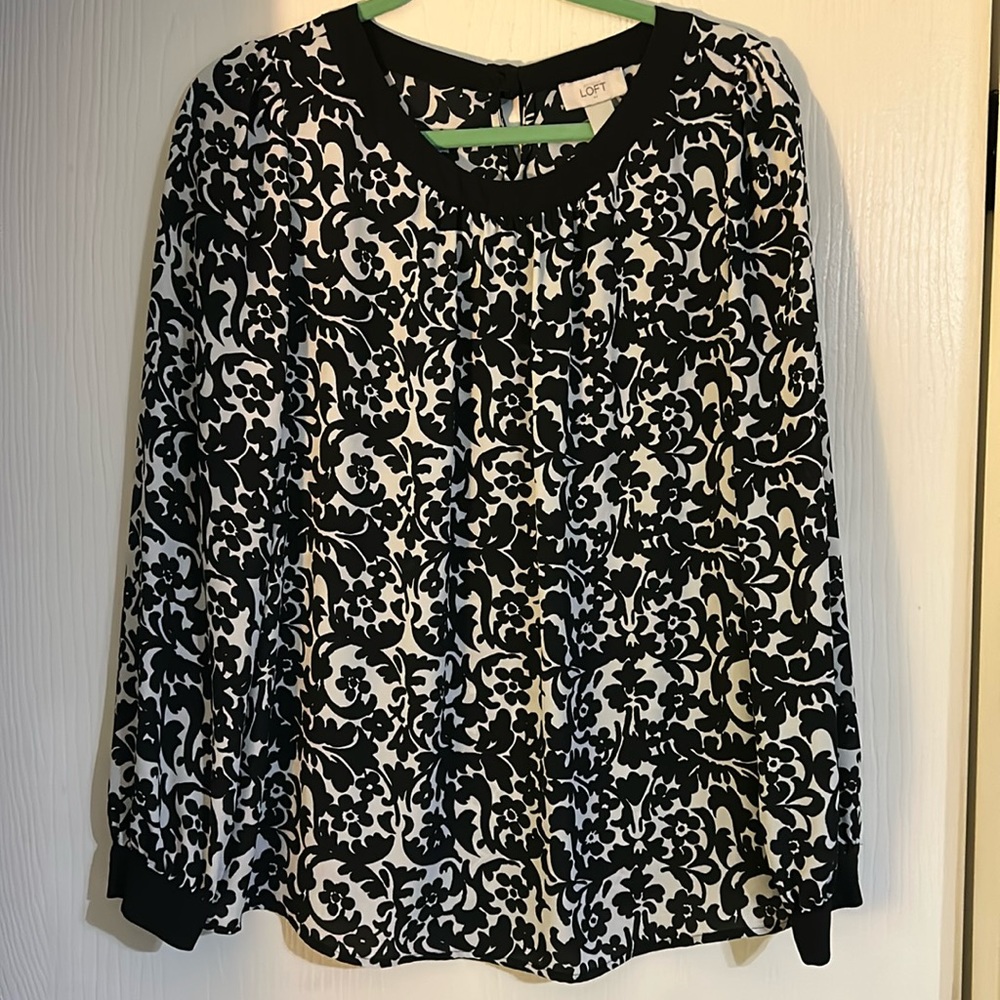 LOFT size M black and white blouse